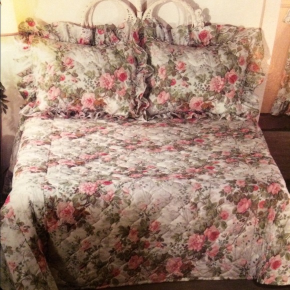 Cabbage Rose Bedding Vintage Floral Bedspreadqueen Nib Poshmark